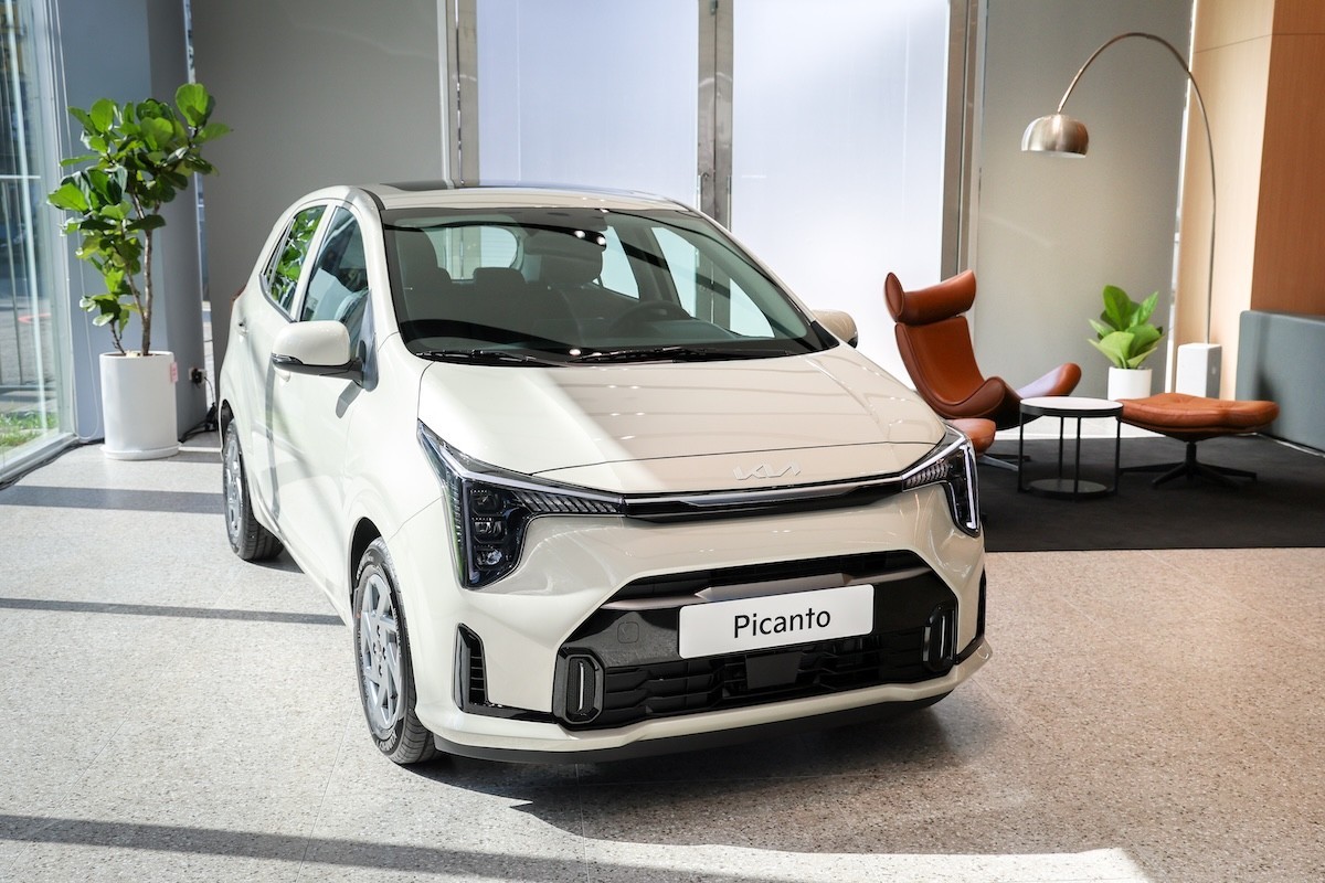 Tin xe hot 30/9: Kia ra mắt &lsquo;khắc tinh&rsquo; của Hyundai Grand i10 với gi&aacute; hấp dẫn, thiết kế đẹp m&ecirc; ly, c&oacute; ADAS v&agrave; 7 t&uacute;i kh&iacute; ảnh 1