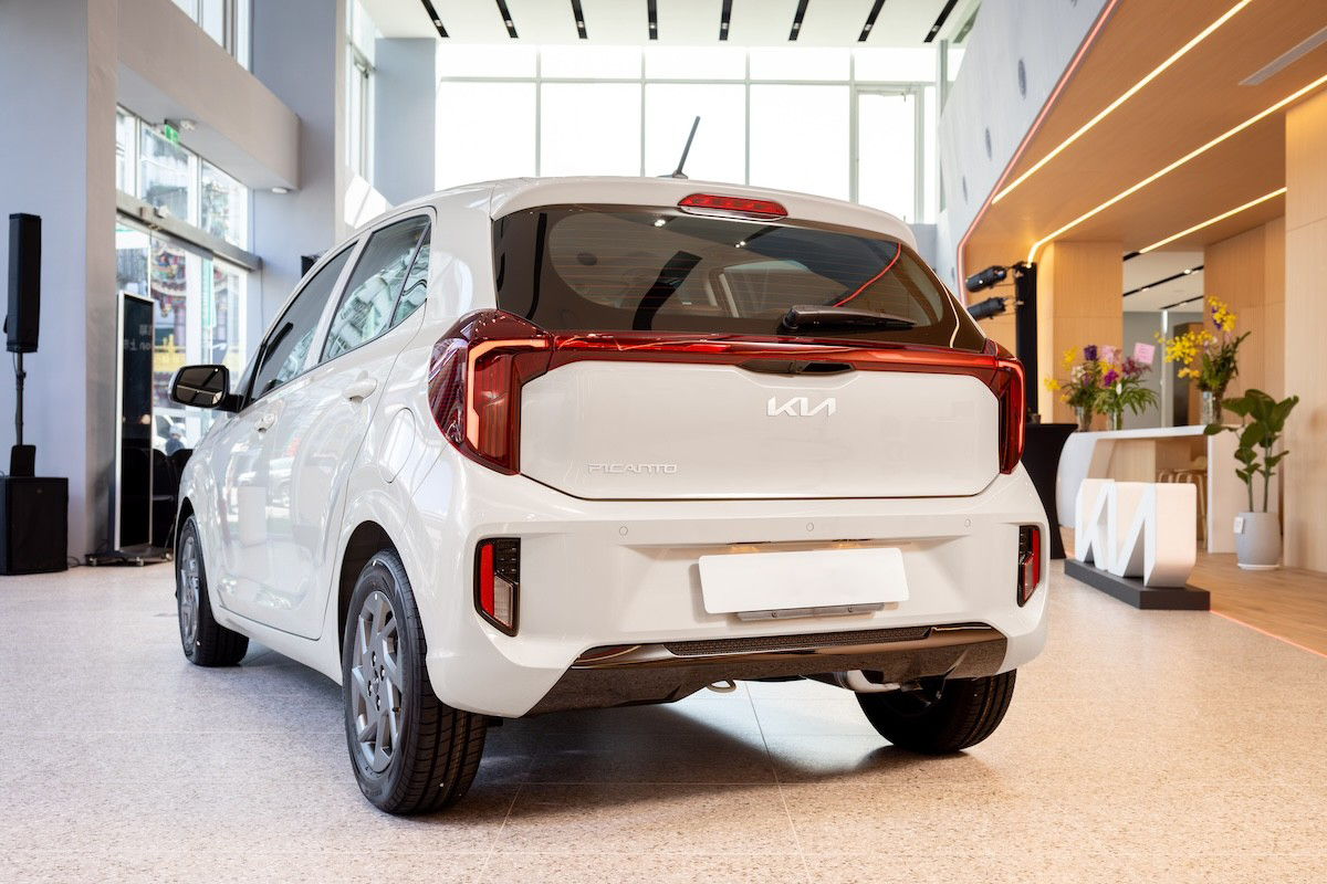 Tin xe hot 30/9: Kia ra mắt &lsquo;khắc tinh&rsquo; của Hyundai Grand i10 với gi&aacute; hấp dẫn, thiết kế đẹp m&ecirc; ly, c&oacute; ADAS v&agrave; 7 t&uacute;i kh&iacute;