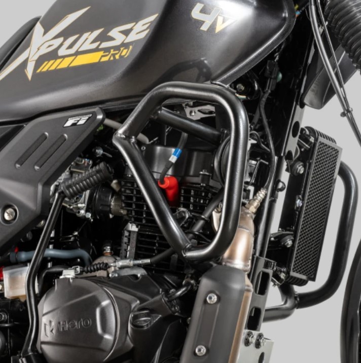 &lsquo;Vua c&ocirc;n tay&rsquo; 200cc mới ch&iacute;nh thức ra mắt: Phong c&aacute;ch c&aacute; t&iacute;nh hơn Yamaha Exciter, trang bị bỏ xa Honda Winner R, gi&aacute; rẻ ảnh 3