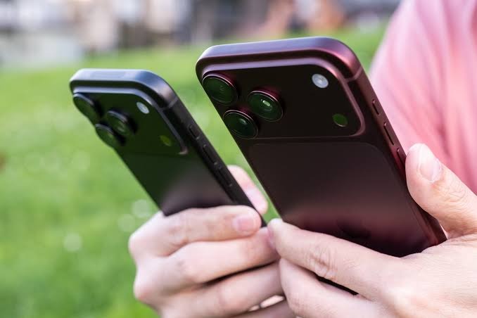 Cập nhật gi&aacute; b&aacute;n iPhone 18 Pro v&agrave; 18 Pro Max tại Việt Nam: Phi&ecirc;n bản đầu ti&ecirc;n đ&atilde; giảm gi&aacute;, người d&ugrave;ng \'dễ thở\' hơn