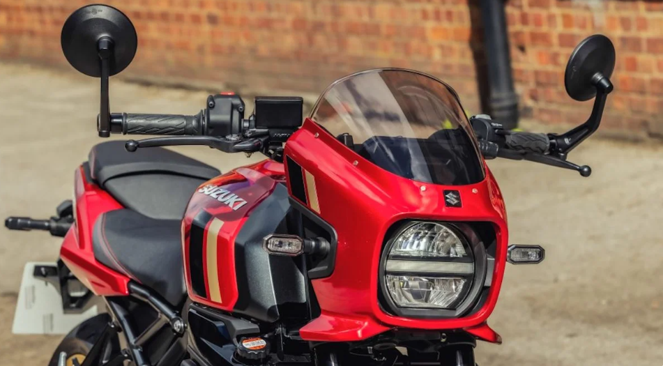 Suzuki GSX-8TT bất ngờ kho&aacute;c &aacute;o đỏ v&agrave;ng, đẹp đến mức d&acirc;n chơi xe phải ngo&aacute;i nh&igrave;n