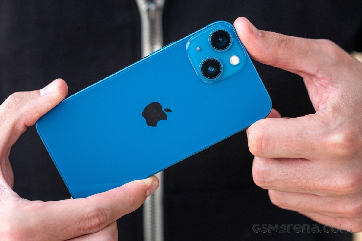 Đ&acirc;y l&agrave; iPhone nhỏ gọn, mạnh gi&aacute; rẻ nhất Việt Nam th&aacute;ng 10/2026, kh&ocirc;ng hề qu&aacute; thua iPhone 16, iPhone 17