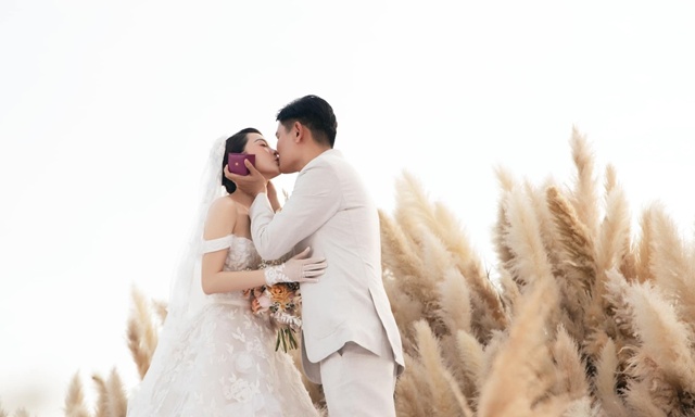 Từ c&ocirc; b&eacute; phụ mẹ b&aacute;n cơm, ở nh&agrave; thu&ecirc; lụp xụp đến mỹ nh&acirc;n Vbiz c&oacute; cuộc h&ocirc;n nh&acirc;n k&iacute;n tiếng b&ecirc;n Ph&oacute; TGĐ c&ocirc;ng ty dệt may