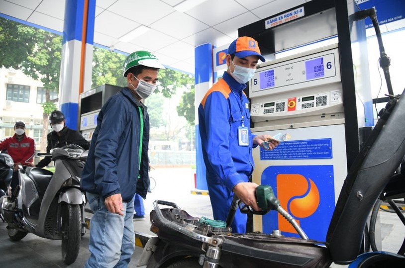 Gi&aacute; xăng dầu h&ocirc;m nay 5/10: Tuần n&agrave;y E5 RON 92 v&agrave; E10 RON 95 c&oacute; cơ hội l&ugrave;i gần 21.000 đồng/l&iacute;t? Gi&aacute; đầy b&igrave;nh xe ga 125cc