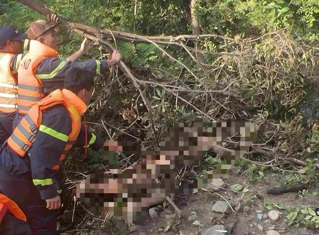 Kh&ocirc;ng c&oacute; ph&eacute;p m&agrave;u xảy ra, đ&atilde; t&igrave;m thấy thi thể nam thanh ni&ecirc;n bị lũ cuốn khi đi cắm trại ở L&acirc;m Đồng