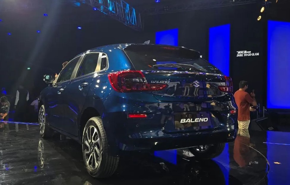 L&atilde;ng qu&ecirc;n Honda SH, d&acirc;n t&igrave;nh đổ x&ocirc; săn đ&oacute;n &ocirc; t&ocirc; &lsquo;quốc d&acirc;n&rsquo; mới của Suzuki gi&aacute; 161 triệu đồng, rẻ hơn Hyundai Grand i10 ảnh 3