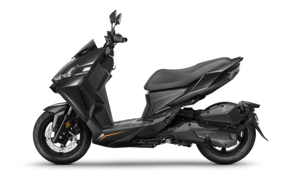 Qu&ecirc;n Honda SH đi, &lsquo;vua xe ga&rsquo; 150cc mới gi&aacute; 85 triệu đồng ra mắt: Thiết kế c&aacute; t&iacute;nh hơn Air Blade, c&oacute; ABS 2 k&ecirc;nh v&agrave; TCS ảnh 3
