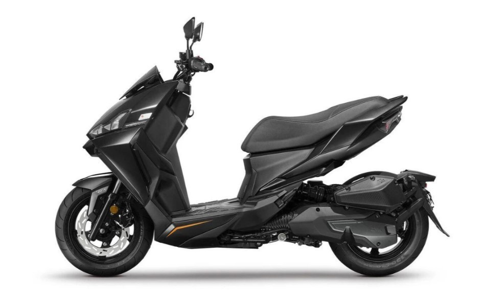 Tin xe trưa 5/10: &lsquo;Vua xe ga&rsquo; 150cc mới ra mắt gi&aacute; 85 triệu đồng, trang bị ngang Honda SH, thiết kế &lsquo;n&eacute;t&rsquo; hơn Air Blade ảnh 1