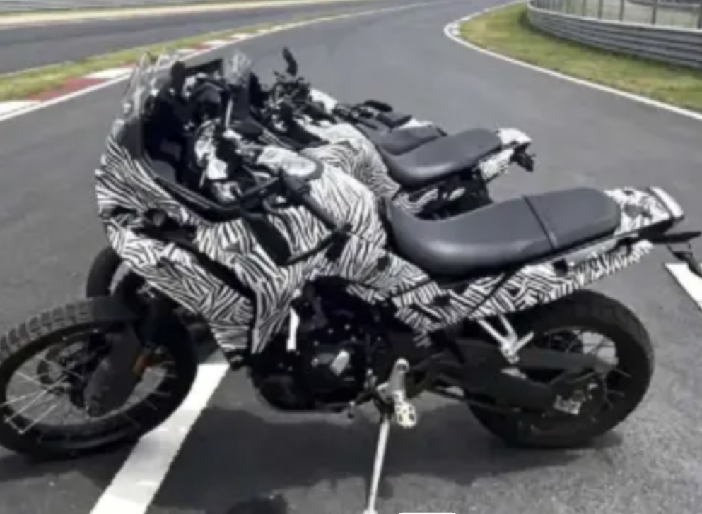 CFMoto 550MT lộ diện: 450MT sắp c&oacute; \'hậu duệ\' mới, tăng 100cc v&agrave; th&ecirc;m loạt đồ chơi đi tour!