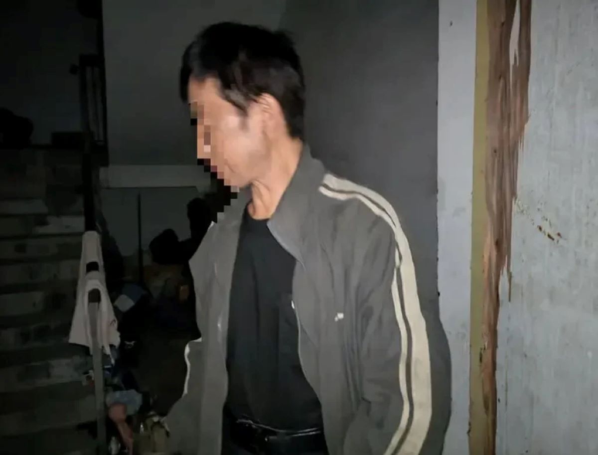 Cụ &ocirc;ng 71 tuổi nhặt r&aacute;c kiếm sống bỗng ph&aacute;t hiện m&igrave;nh c&oacute; t&agrave;i sản khủng nhờ b&iacute; mật 30 năm trước