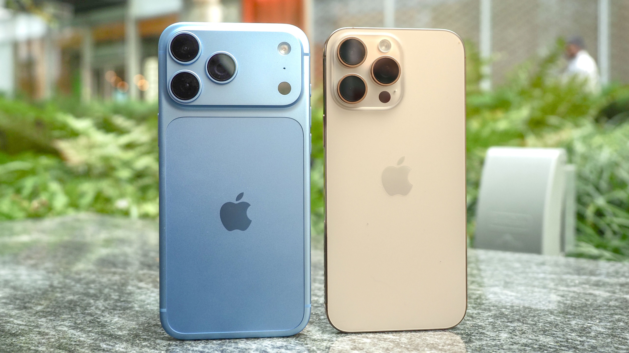 Bảng gi&aacute; iPhone mới th&aacute;ng 10 giảm s&acirc;u sau 1 thời gian iPhone 18 Pro ra mắt, iPhone 17 hạ nhiệt