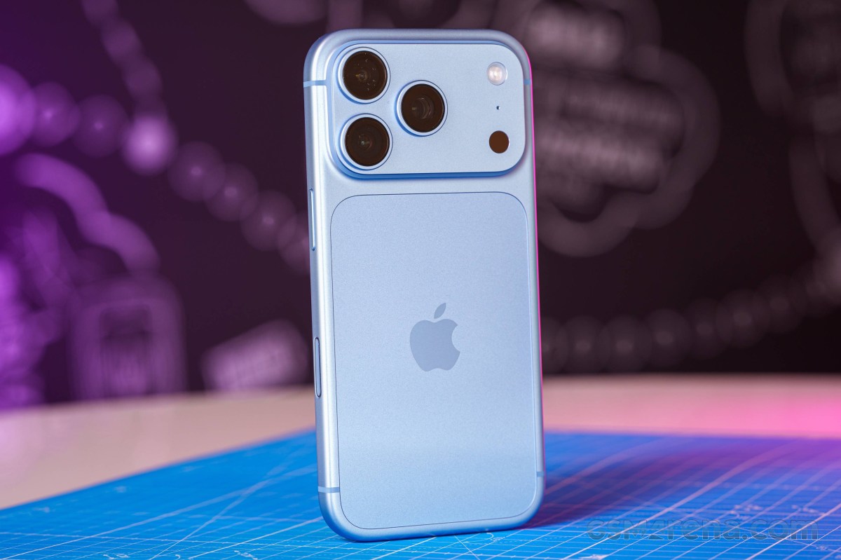 Gi&aacute; iPhone mới ch&iacute;nh h&atilde;ng tại Việt Nam h&ocirc;m nay 9/10: iPhone 18 Pro Max bắt đầu giảm nhẹ, iPhone 17 Pro Max rẻ