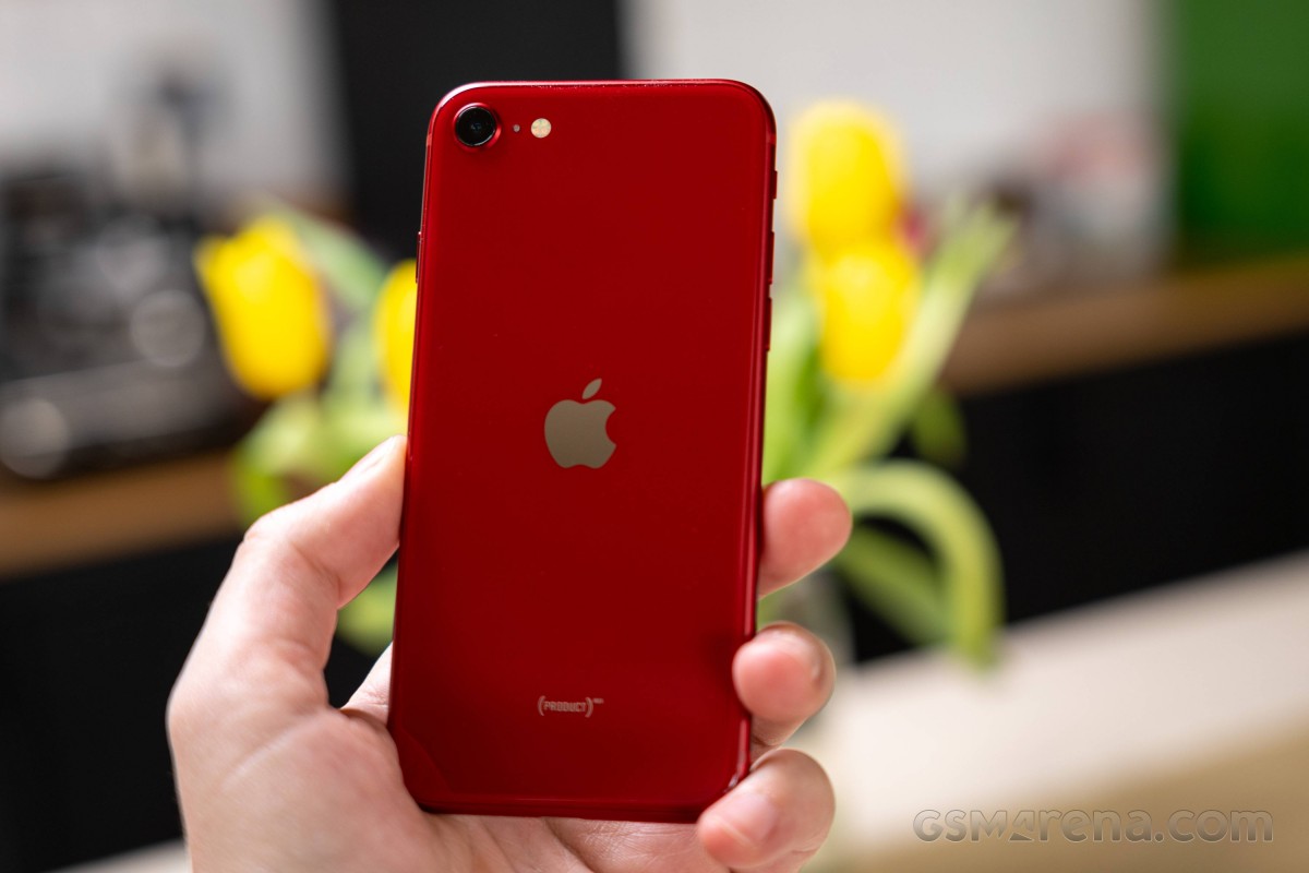 Đ&acirc;y l&agrave; iPhone 5G rẻ nhất Việt Nam ngang tầm iPhone 13 Pro Max, chụp ảnh kh&ocirc;ng thua iPhone 17e