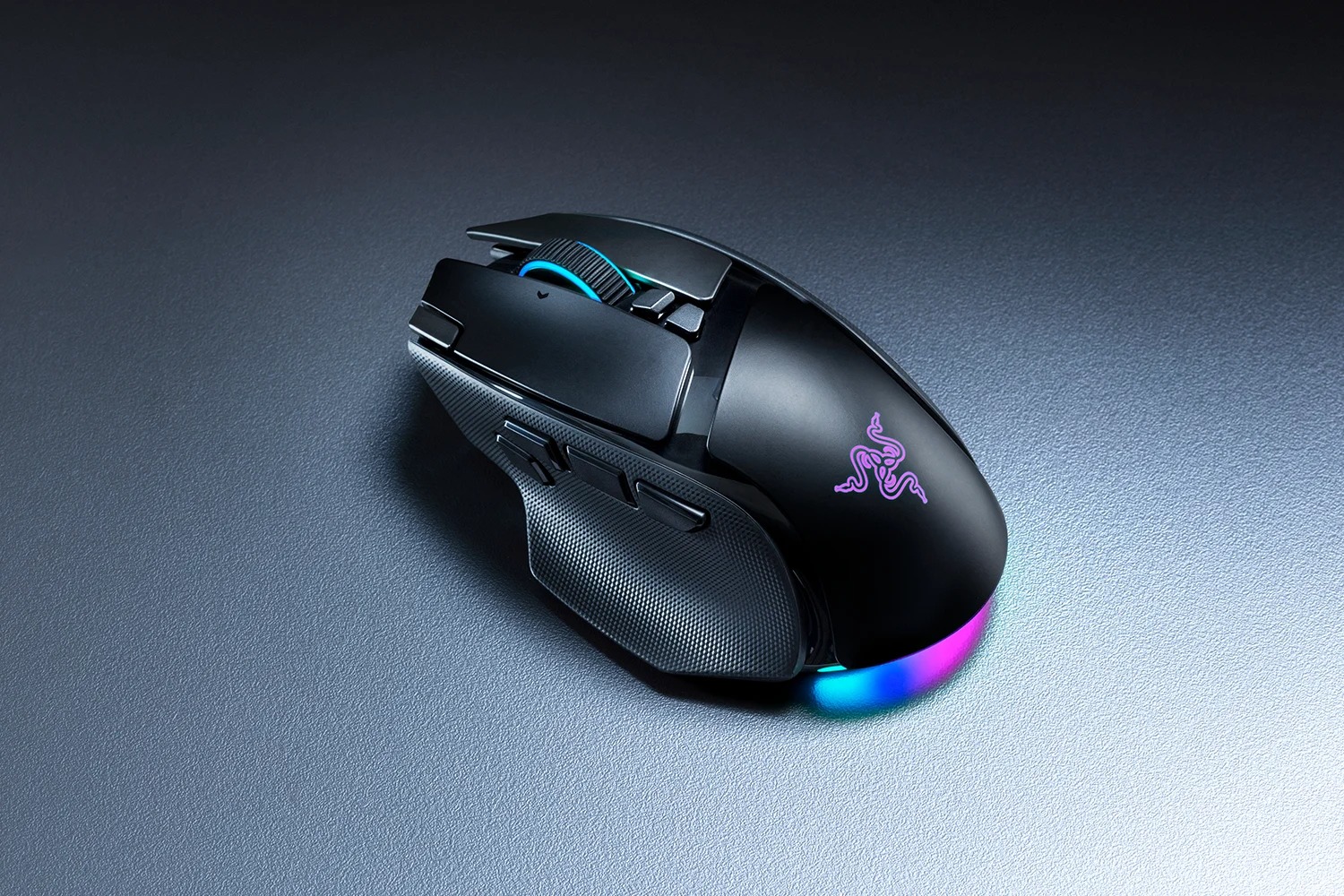 Razer Basilisk V4 ra mắt với t&iacute;nh năng xoay 180 độ chỉ bằng một n&uacute;t bấm