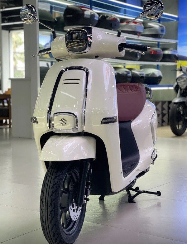 &lsquo;X&eacute; v&eacute;&rsquo; Honda SH Mode, Suzuki ra mắt &lsquo;vua xe ga&rsquo; 125cc mới cực chất, c&oacute; phanh ABS, gi&aacute; chỉ 35 triệu đồng rẻ như Vision ảnh 3