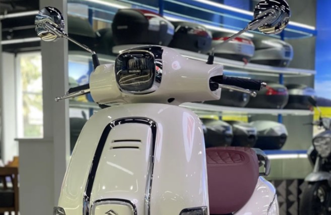 &lsquo;X&eacute; v&eacute;&rsquo; Honda SH Mode, Suzuki ra mắt &lsquo;vua xe ga&rsquo; 125cc mới cực chất, c&oacute; phanh ABS, gi&aacute; chỉ 35 triệu đồng rẻ như Vision