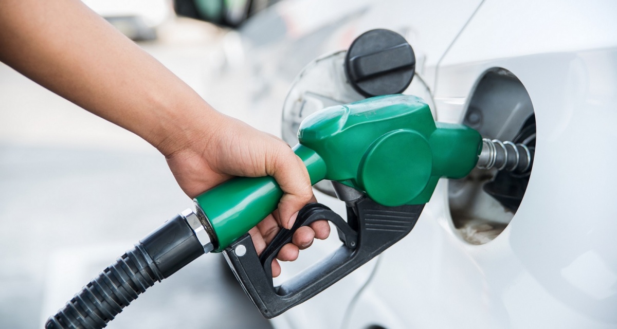 Gi&aacute; xăng dầu h&ocirc;m nay 10/10: Tiếp tục tăng trở lại, xăng E5RON92 v&agrave; E10RON95-III tăng hơn 1.000 đồng/l&iacute;t