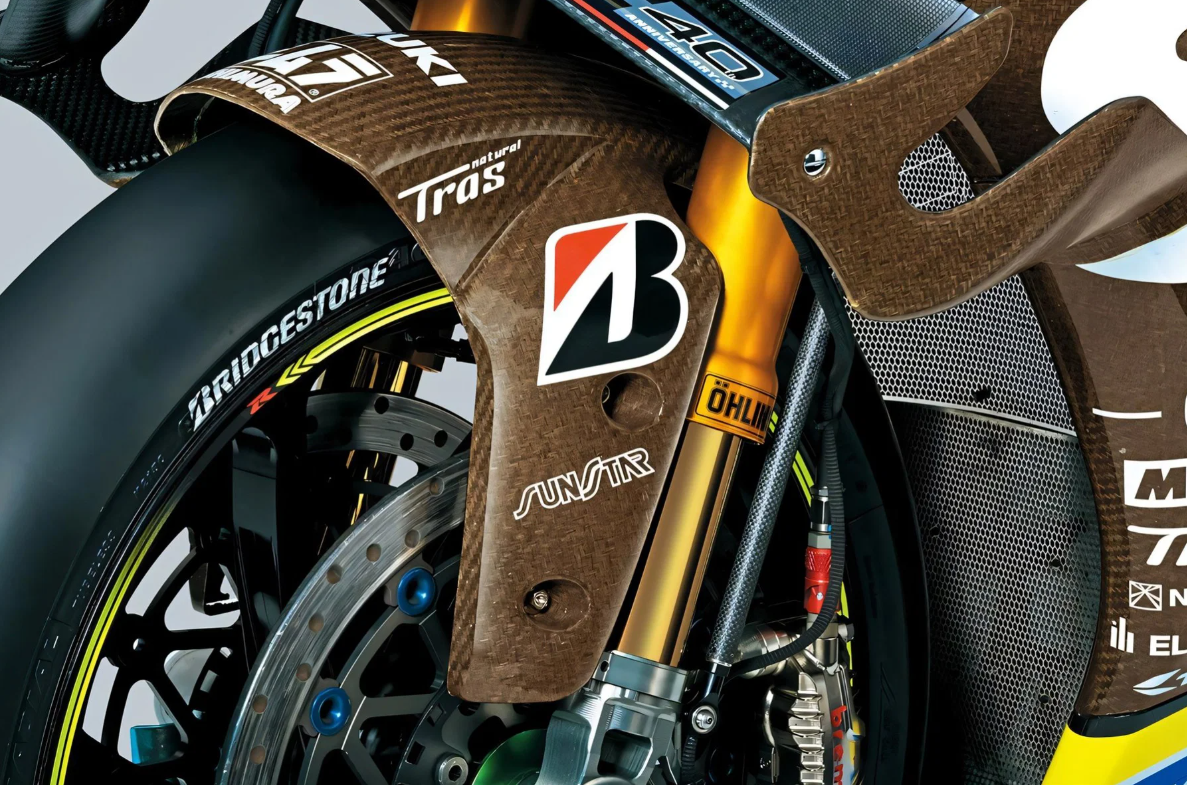 Suzuki GSX-R1000R g&acirc;y sốc với d&agrave;n &aacute;o bằng sợi lanh: Nhẹ như carbon, giảm 85% kh&iacute; thải CO2