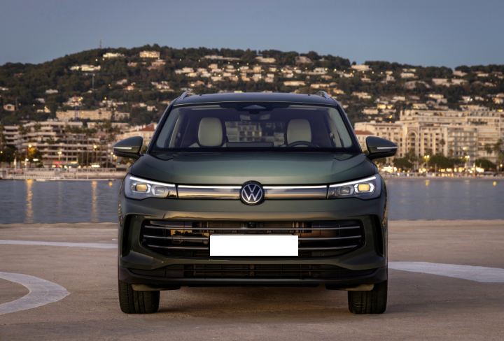 Volkswagen Tiguan, Tayron thế hệ mới nhận đặt cọc tại Việt Nam, gi&aacute; từ 1,339 tỷ đồng