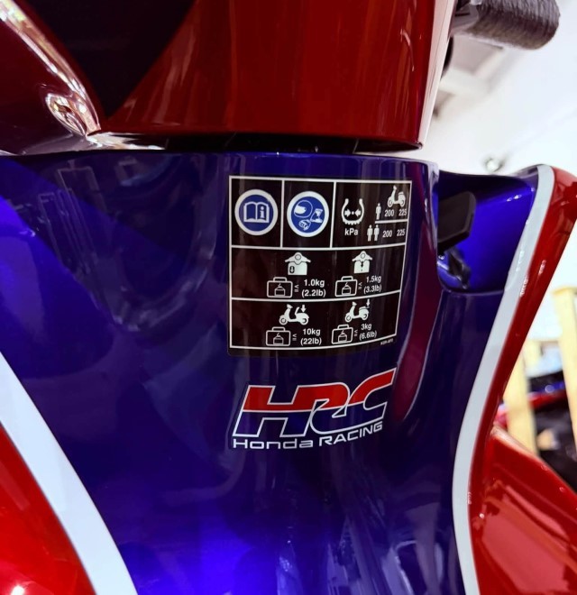 Honda SH phi&ecirc;n bản mới đẹp long lanh đ&atilde; cập bến đại l&yacute; Việt: C&oacute; m&agrave;n h&igrave;nh TFT, ABS 2 k&ecirc;nh v&agrave; HSTC, gi&aacute; rẻ ảnh 5