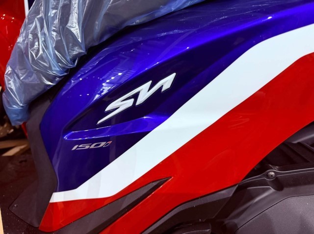 Honda SH phi&ecirc;n bản mới đẹp long lanh đ&atilde; cập bến đại l&yacute; Việt: C&oacute; m&agrave;n h&igrave;nh TFT, ABS 2 k&ecirc;nh v&agrave; HSTC, gi&aacute; rẻ ảnh 7