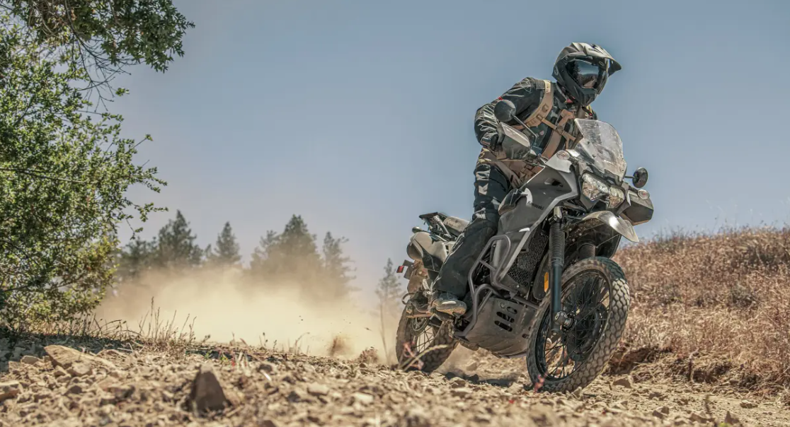 Kawasaki KLR650 DF 2027 ra mắt với ngoại h&igrave;nh hầm hố, d&acirc;n m&ecirc; off-road kh&oacute; l&ograve;ng bỏ qua!
