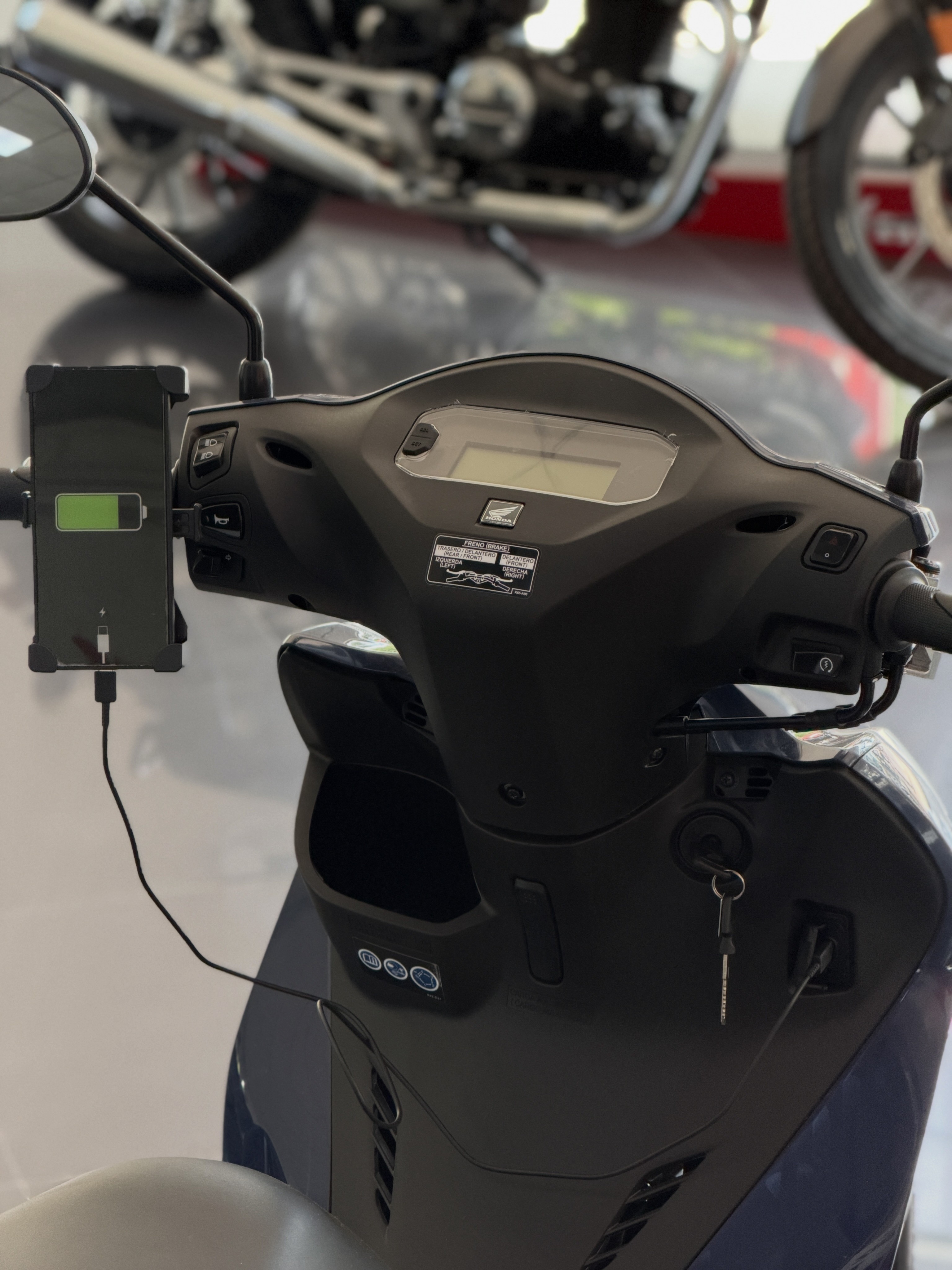 Honda ch&iacute;nh thức mở b&aacute;n &lsquo;xe số quốc d&acirc;n&rsquo; 110cc mới đẹp hơn Future, trang bị vượt mặt Wave Alpha v&agrave; RSX, gi&aacute; mềm ảnh 5