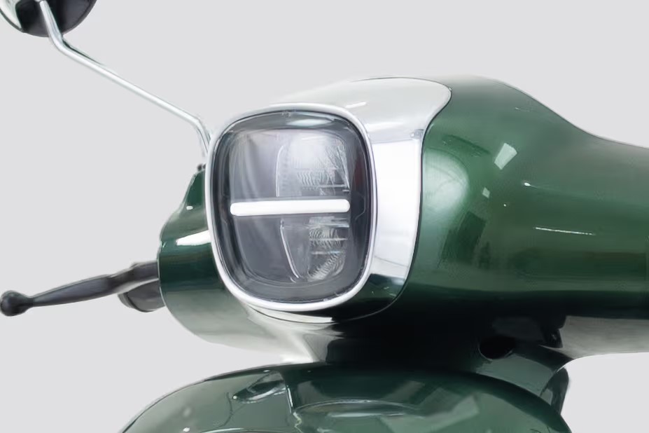 Quyết hạ đo v&aacute;n Honda Vision, &lsquo;xe ga quốc d&acirc;n&rsquo; mới ch&iacute;nh thức ra mắt gi&aacute; 27,2 triệu đồng, thiết kế &lsquo;n&eacute;t&rsquo; hơn SH Mode ảnh 3