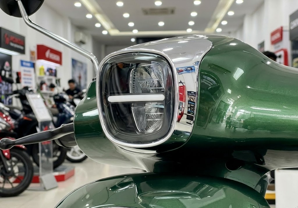 Tin xe trưa 15/10: &lsquo;Xe ga quốc d&acirc;n&rsquo; mới đẹp &aacute;t v&iacute;a Honda SH Mode ch&iacute;nh thức ra mắt, gi&aacute; 27 triệu đồng rẻ hơn cả Vision