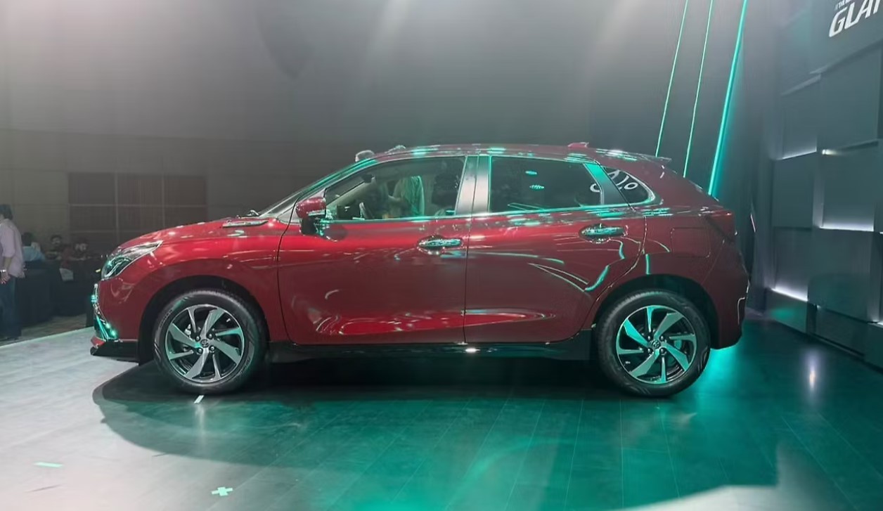 Toyota ra mắt mẫu &ocirc; t&ocirc; 5 chỗ &lsquo;quốc d&acirc;n&rsquo; mới đẹp m&ecirc; ly, gi&aacute; 210 triệu đồng rẻ hơn hẳn Hyundai Grand i10 v&agrave; Kia Morning ảnh 4