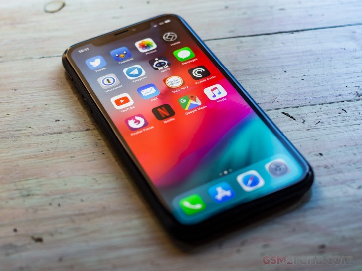 iphone-xr-2-1792119455.jpg