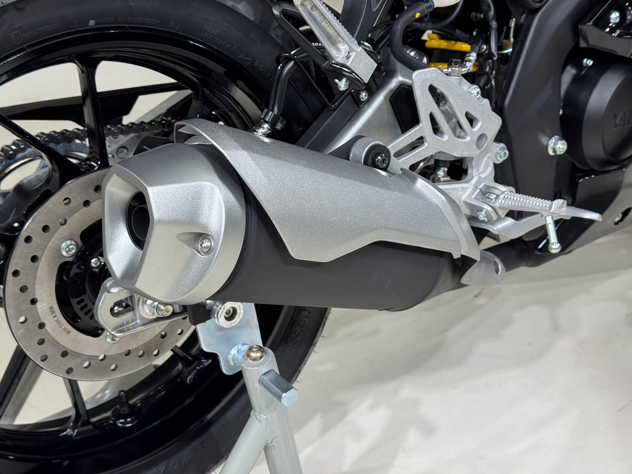 Yamaha ch&iacute;nh thức ra mắt &lsquo;vua c&ocirc;n tay&rsquo; 155cc mới chất hơn Exciter: Kh&aacute;c biệt Honda Winner R, gi&aacute; mềm