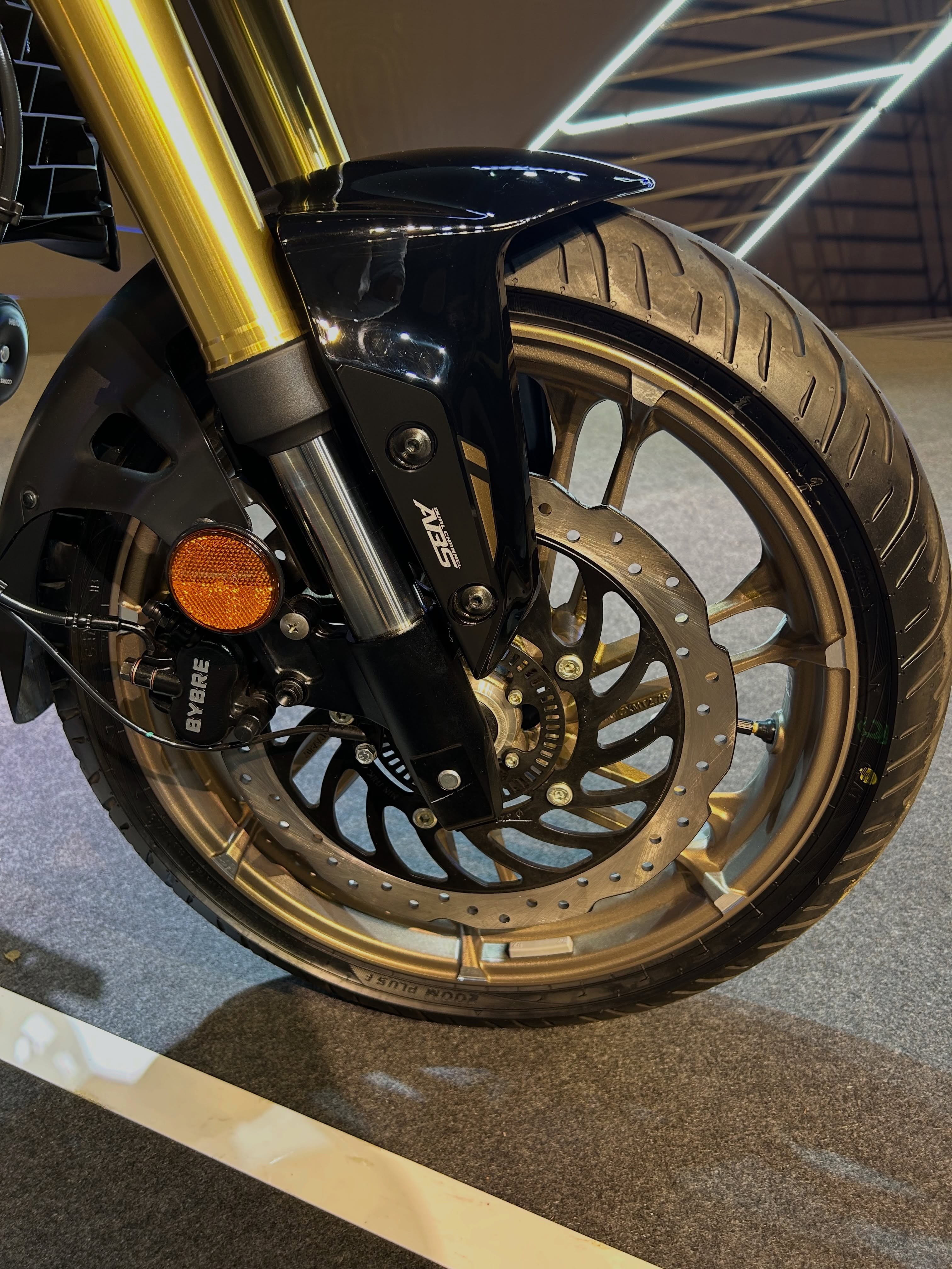 Ch&iacute;nh thức ra mắt &lsquo;vua c&ocirc;n tay&rsquo; 250cc mới: Mạnh hơn Yamaha Exciter v&agrave; Honda Winner R, c&oacute; ABS 2 k&ecirc;nh, gi&aacute; 54 triệu đồng ảnh 5