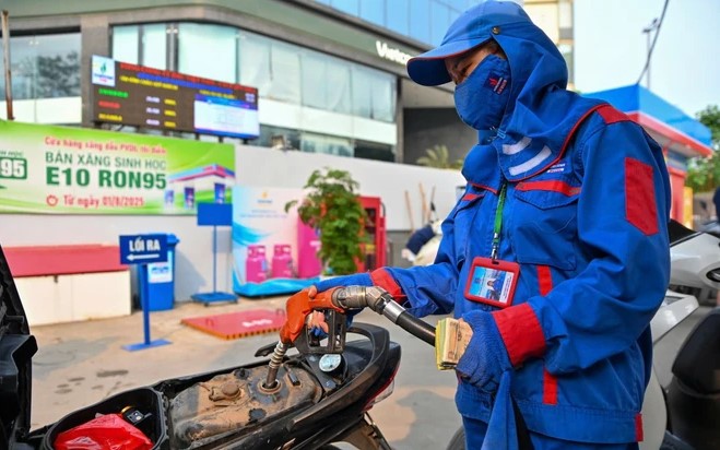 Gi&aacute; xăng dầu chiều 21/10: E10 RON 95 v&agrave; RON 92 giảm s&acirc;u, dầu diesel c&aacute;ch đ&aacute;y hơn 15.000 đồng, gi&aacute; đầy b&igrave;nh &ocirc; t&ocirc; Honda