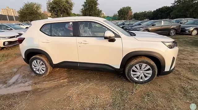 &lsquo;Honda City phi&ecirc;n bản SUV&rsquo; ch&iacute;nh thức mở b&aacute;n, gi&aacute; khởi điểm 318 triệu đồng rẻ hơn cả Hyundai Grand i10 v&agrave; Kia Morning ảnh 3