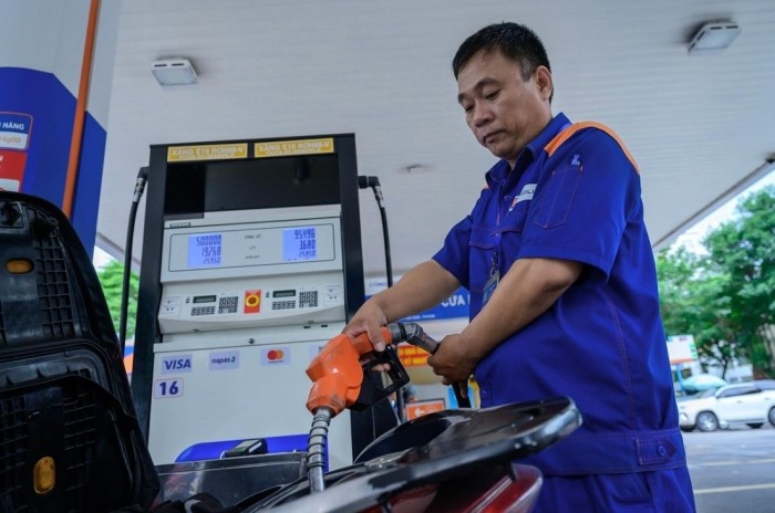 Tin xe trưa 23/10: Ra mắt &lsquo;vua c&ocirc;n tay&rsquo; Anh Quốc gi&aacute; hấp dẫn, phong c&aacute;ch kh&ocirc;ng giống Honda Winner R v&agrave; Yamaha Exciter ảnh 3