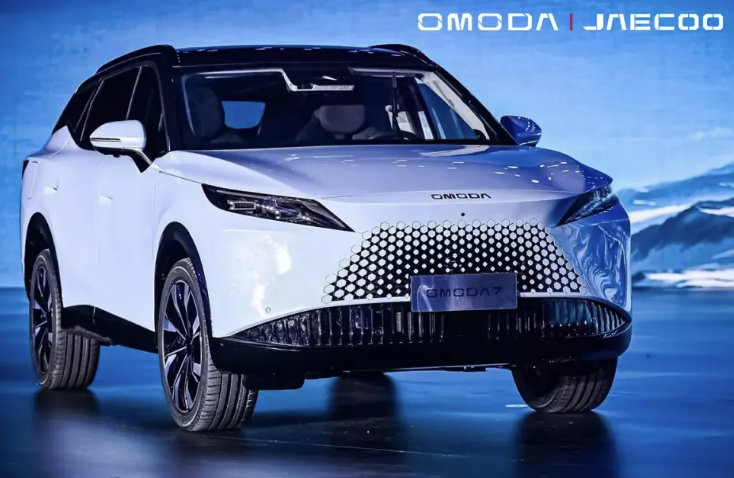Omoda C7 HEV tr&igrave;nh l&agrave;ng với pin 5 kWh: BYD Sealion 6 v&agrave; Mazda CX-5 th&ecirc;m đối thủ mới?