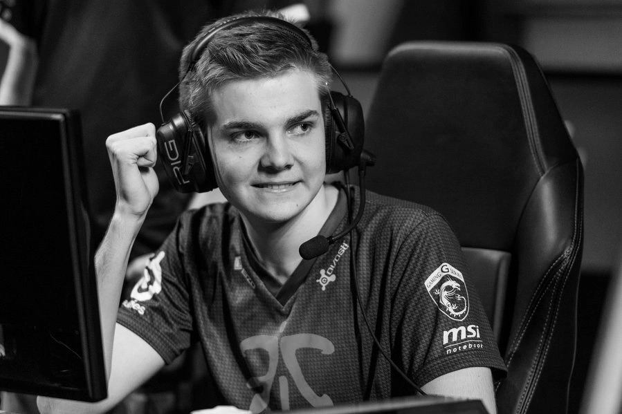 Huyền thoại Fnatic Cyanide qua đời ở tuổi 31, cộng đồng LMHT b&agrave;ng ho&agrave;ng