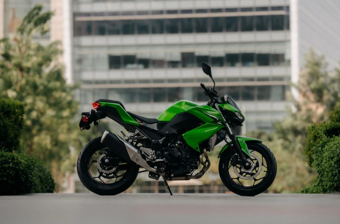 &lsquo;Vua c&ocirc;n tay&rsquo; mới ra mắt: Động cơ 296cc vượt xa Yamaha Exciter, ABS 2 k&ecirc;nh xịn hơn Honda Winner R, gi&aacute; 87,8 triệu đồng ảnh 2