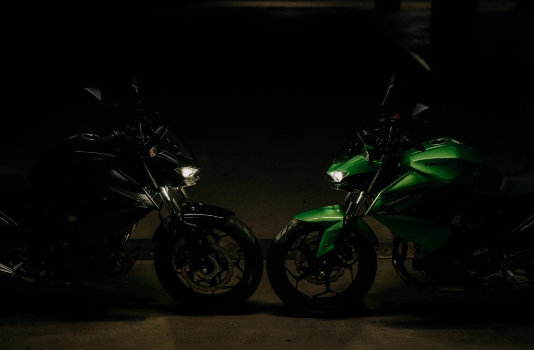 &lsquo;Vua c&ocirc;n tay&rsquo; mới ra mắt: Động cơ 296cc vượt xa Yamaha Exciter, ABS 2 k&ecirc;nh xịn hơn Honda Winner R, gi&aacute; 87,8 triệu đồng ảnh 4