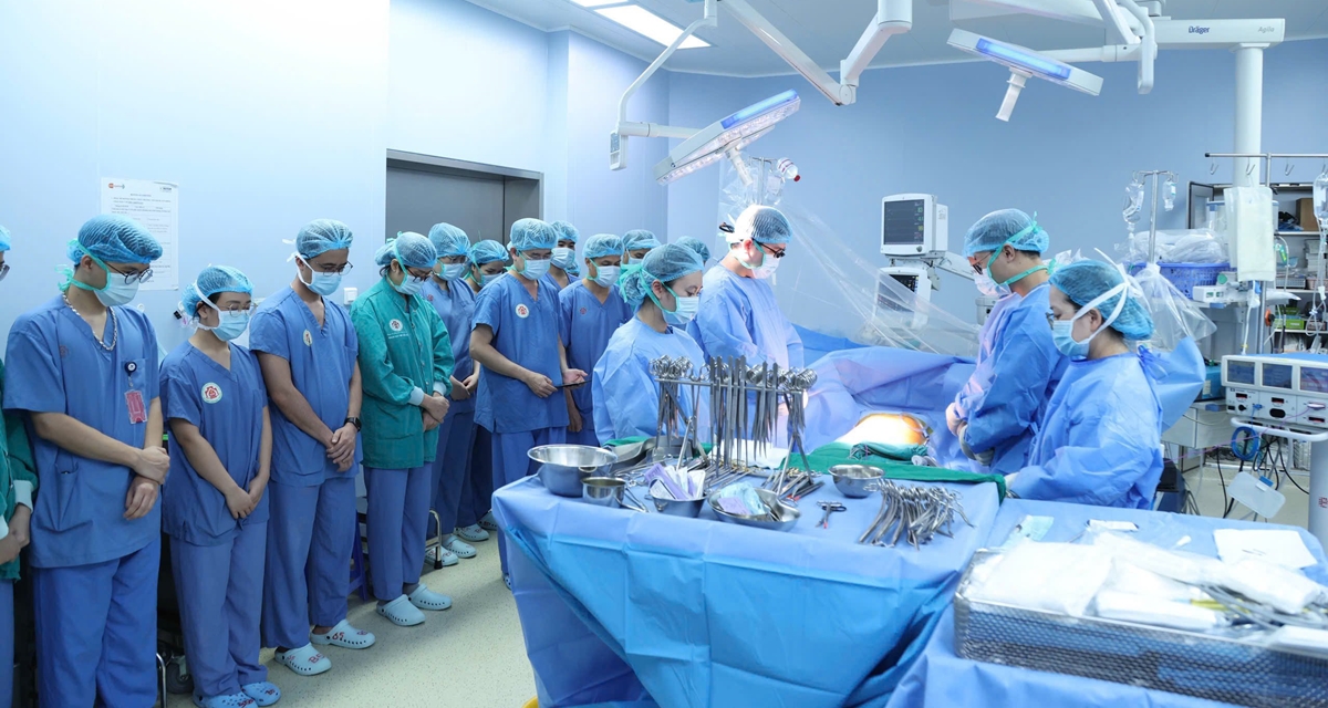 Bộ Y tế đề xuất cho trẻ dưới 15 tuổi hiến m&ocirc; t&aacute;i sinh cho anh chị em ruột, những loại n&agrave;o kh&ocirc;ng được hiến?