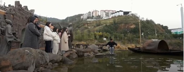 Danh t&iacute;nh người đ&agrave;n &ocirc;ng c&oacute; thể &lsquo;bay&rsquo; tr&ecirc;n nước như trong truyện Kim Dung, lập kỷ lục thế giới