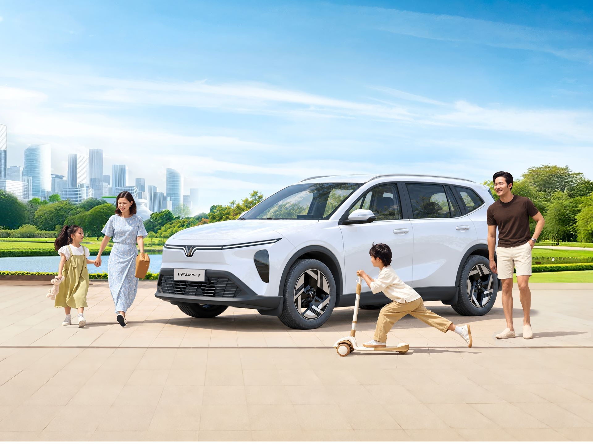 Một th&aacute;ng sở hữu VinFast VF MPV 7, gia đ&igrave;nh Việt h&agrave;i l&ograve;ng với trải nghiệm ở cả ba h&agrave;ng ghế ảnh 2