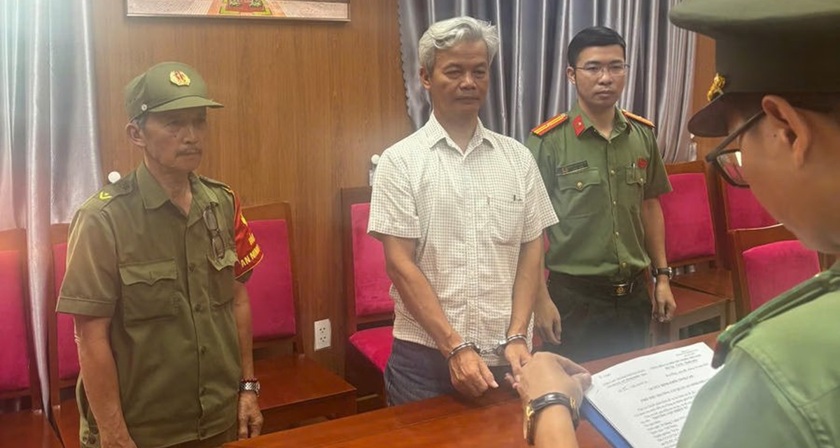 L&yacute; do Trương Văn Thi&ecirc;n SN 1970, gi&aacute;m đốc trung t&acirc;m tiếng Anh ở Đ&agrave; Nẵng bị bắt