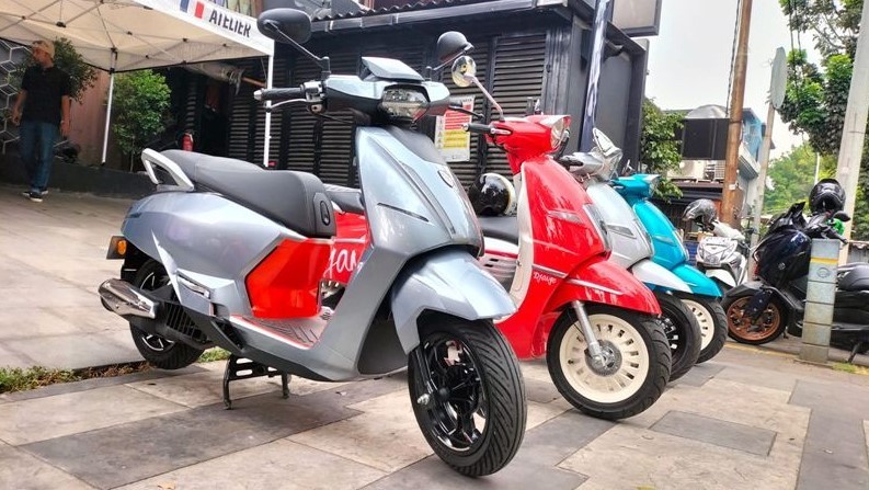 Tin xe hot 30/10: &lsquo;Vua xe ga&rsquo; mới ra mắt với gi&aacute; hấp dẫn, phong c&aacute;ch kh&aacute;c xa Honda SH, c&oacute; ABS 2 k&ecirc;nh xịn hơn SH Mode ảnh 1