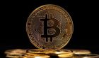 Giá Bitcoin tiếp tục vượt mốc hơn 50.000 USD
