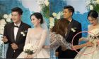 Trang Khàn sờ bụng cô dâu giữa đám cưới Hà Đức Chinh, CĐM tiếp tục chỉ trích: Đáng lẽ không nên mời