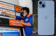 
                                 Giá xăng dầu hôm nay 7/8 hạ nhiệt sâu, E5 giảm gần 700 đồng/lít, giá iPhone 15 Plus giảm thủng đáy 
                            