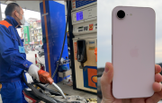 
                                 Giá xăng dầu hôm nay tối 21/9: Giá xăng tăng liền 3 kỳ, xăng E10 hơn 25.600 đồng, iPhone 17e giảm sâu 
                            