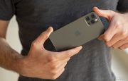 
                                 iPhone khung thép phẳng với camera 3 mắt rẻ nhất Việt Nam là đây, đẹp hơn iPhone 18 Pro, ăn đứt iPhone 17e 
                            